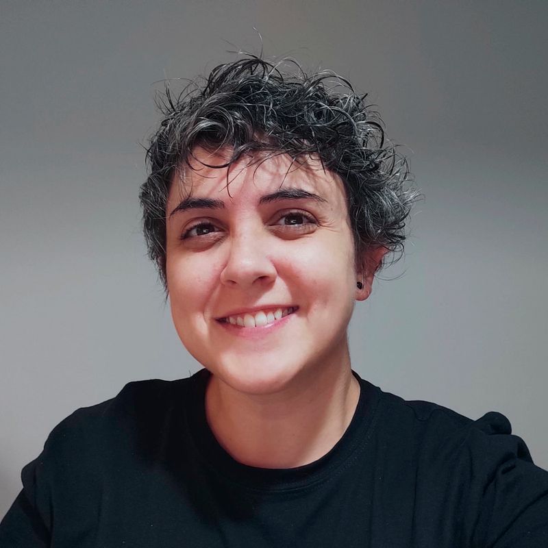 Portrait of Mª Carmen Torres, UX/UI & graphic designer
